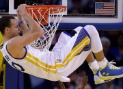 开云体育视频直播-新王咆哮，锡安总决赛接管之战，公牛王朝余晖下的篮网倾覆