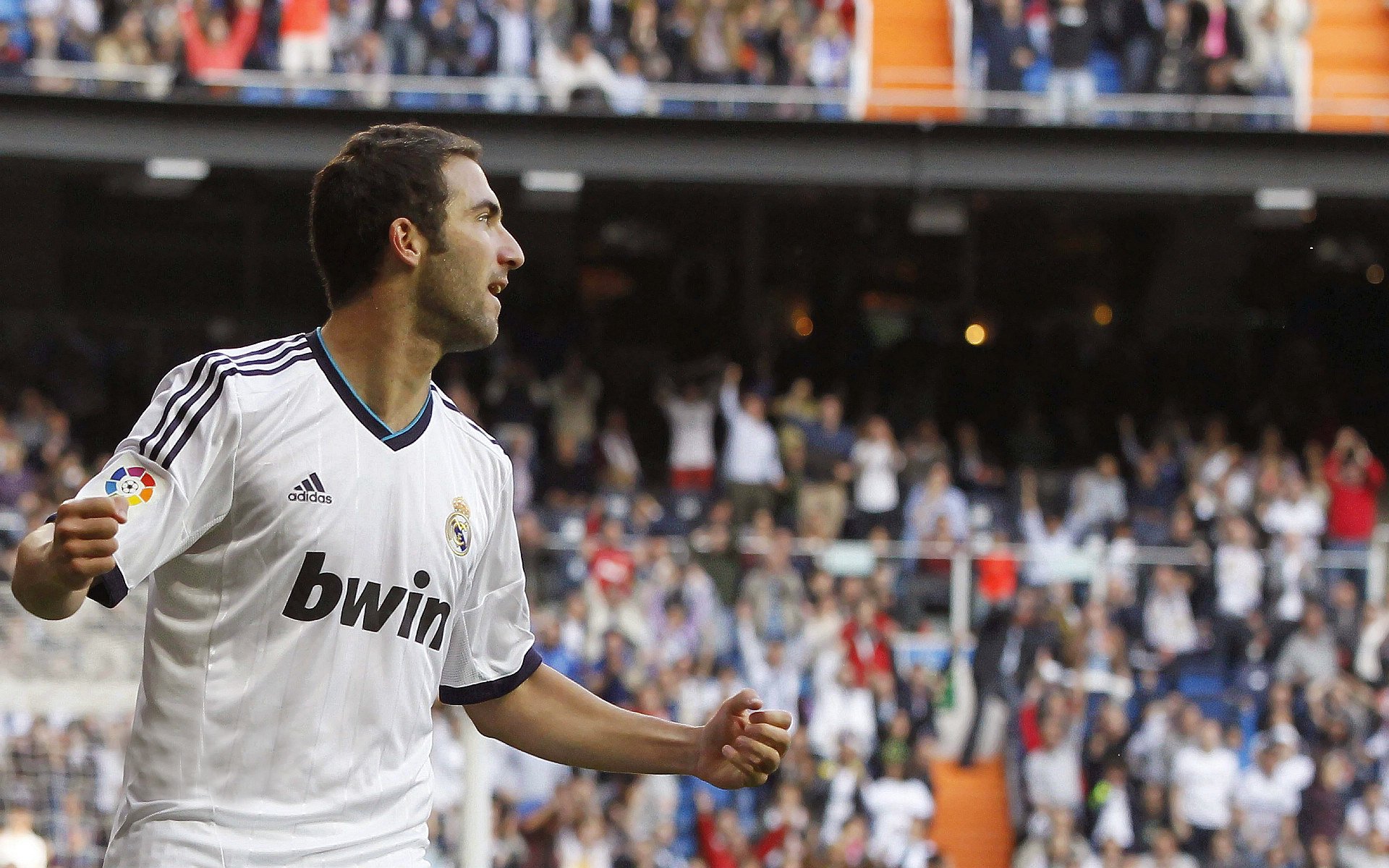 穆勒爆发定乾坤，巴拉圭巅峰对决险胜新西兰，诠释足球唯一性